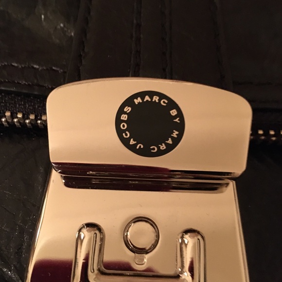 Marc Jacobs- Large Leather Clutch - Picture 2 of 4